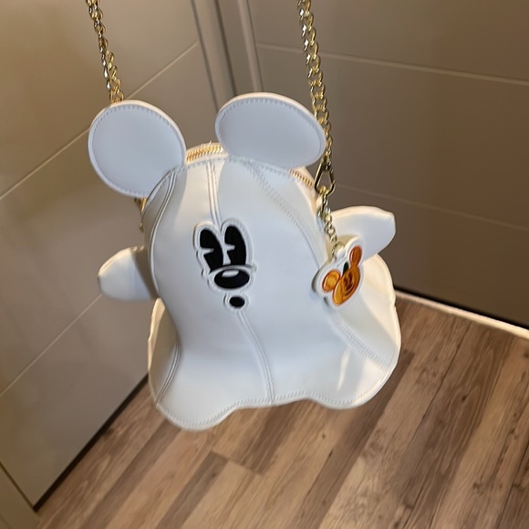 BNWOT Loungefly Mickey Halloween Ghost Crossbody Glow in the Dark Purse - Picture 4 of 5